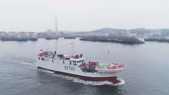 我國自主建造的首批兩艘大洋性玻璃鋼超低溫金槍魚延繩釣船隆興801和隆興802順利啟航，對于我國的玻璃鋼漁船產(chǎn)業(yè)化進(jìn)程具有里程碑式的重要而深遠(yuǎn)的意義。廣東博皓提供玻璃鋼船艇選材解決方案。