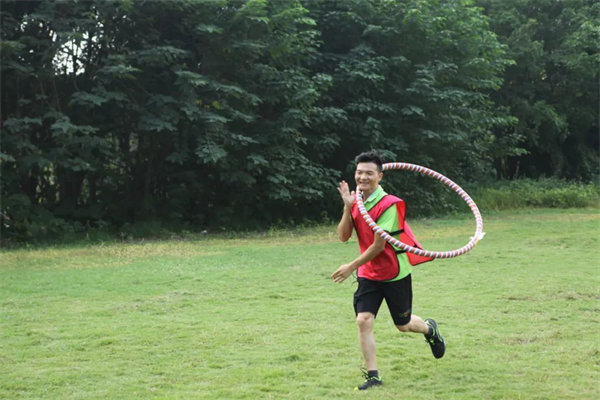 運(yùn)動(dòng)與激情碰撞，健康與快樂(lè)共享—廣東博皓第六屆運(yùn)動(dòng)會(huì)   -趣味呼啦圈競(jìng)走賽